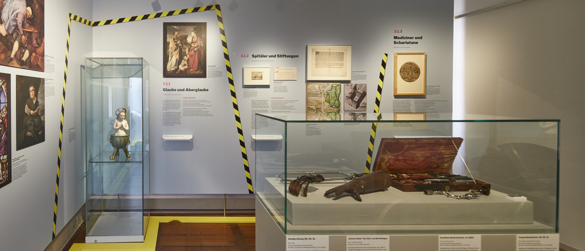 Blick in den historischen Bereich der Ausstellung &quot;BarriereSprung&quot;